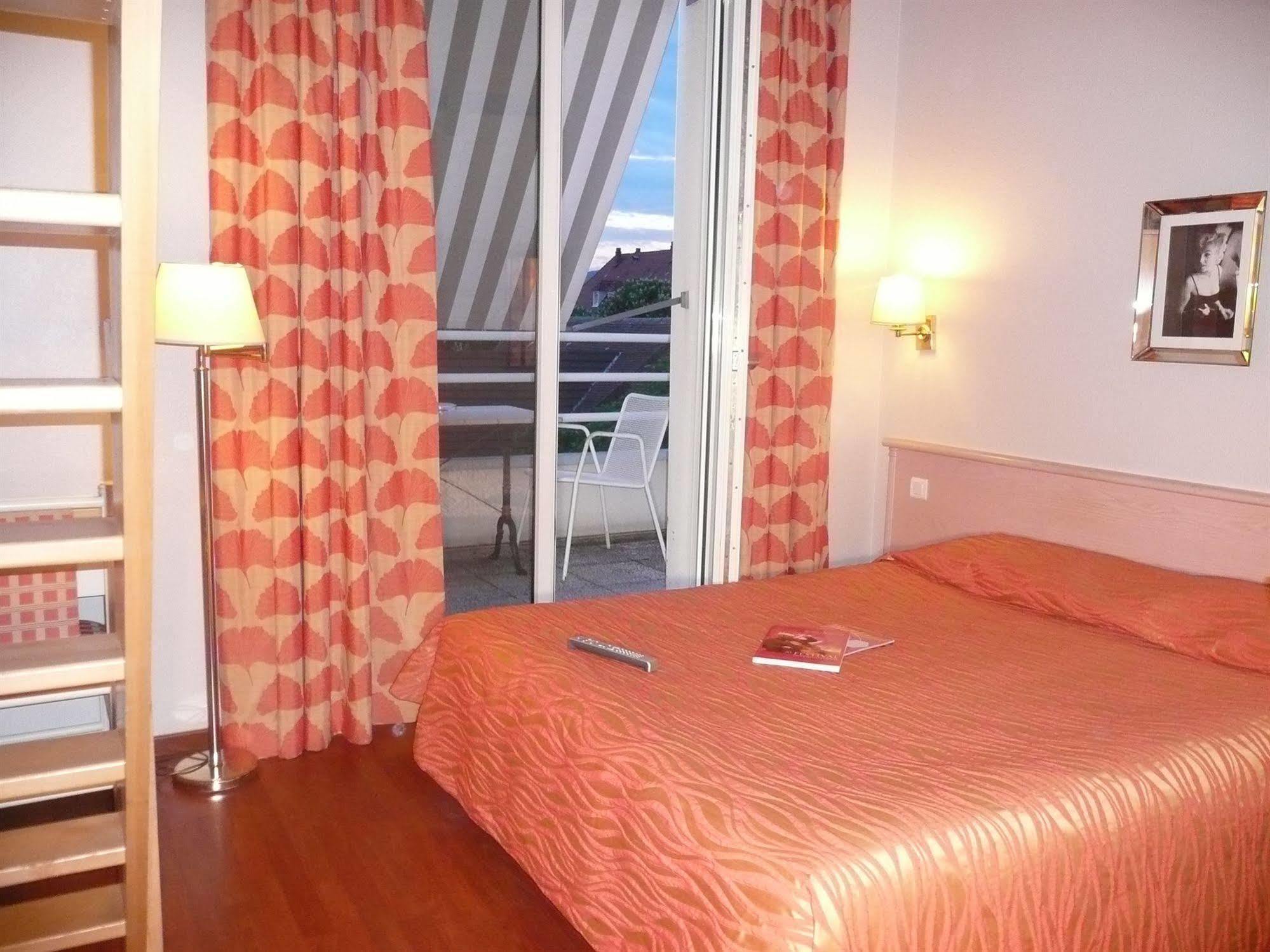 Logis Hotel Beausejour กอลมาร์ ภายนอก รูปภาพ
