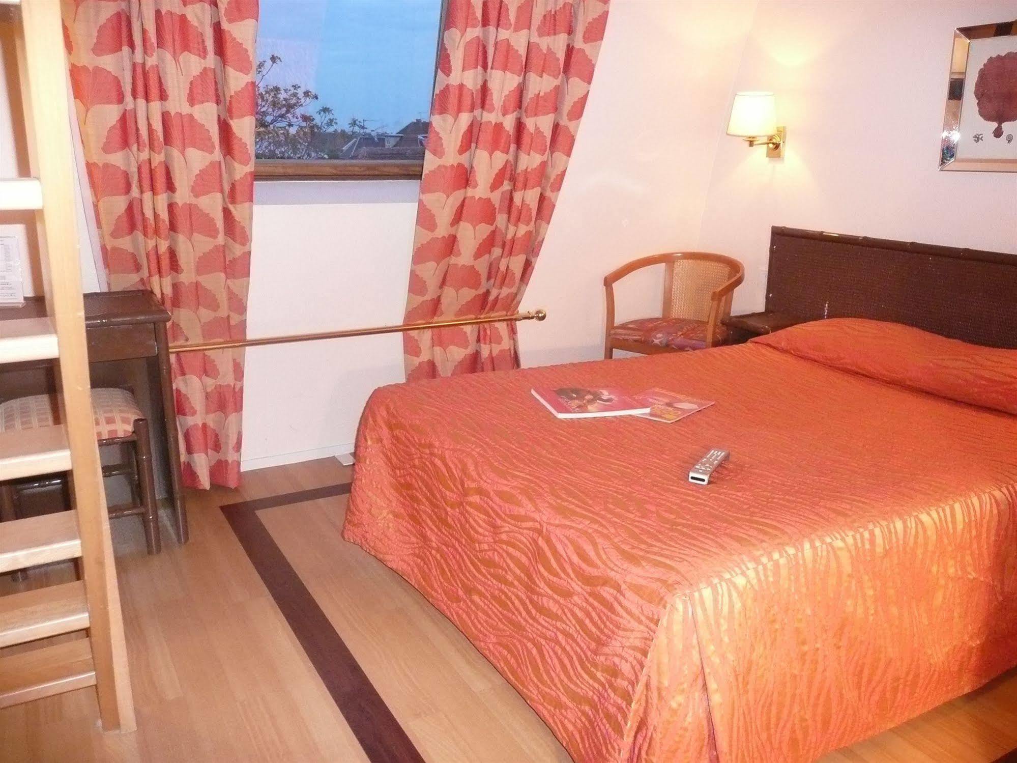 Logis Hotel Beausejour กอลมาร์ ภายนอก รูปภาพ